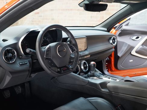 Used 2022 Chevrolet Camaro SS RWD image 32