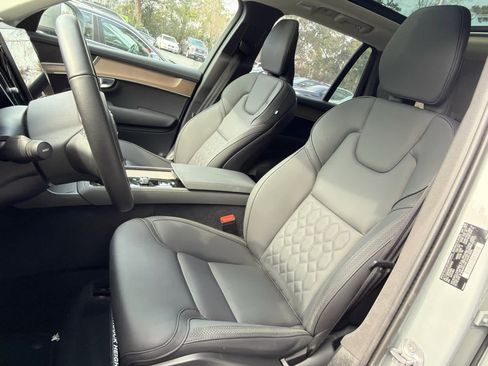 Certified 2025 Volvo XC90 B6 Plus image 24