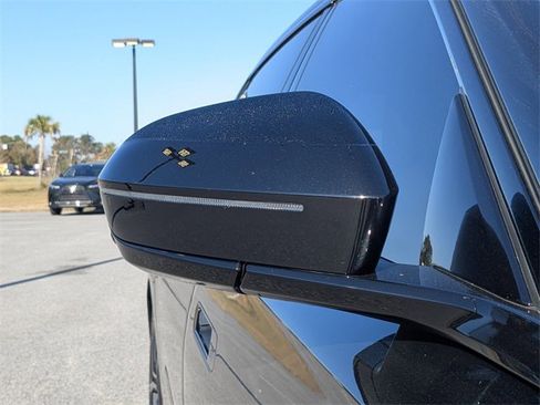 Used 2025 BMW 740i image 11