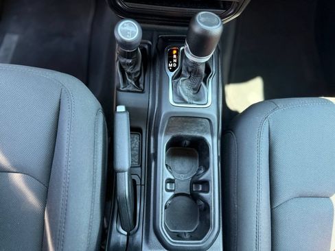 Used 2022 Jeep Wrangler Unlimited Sport AWD/4WD image 17