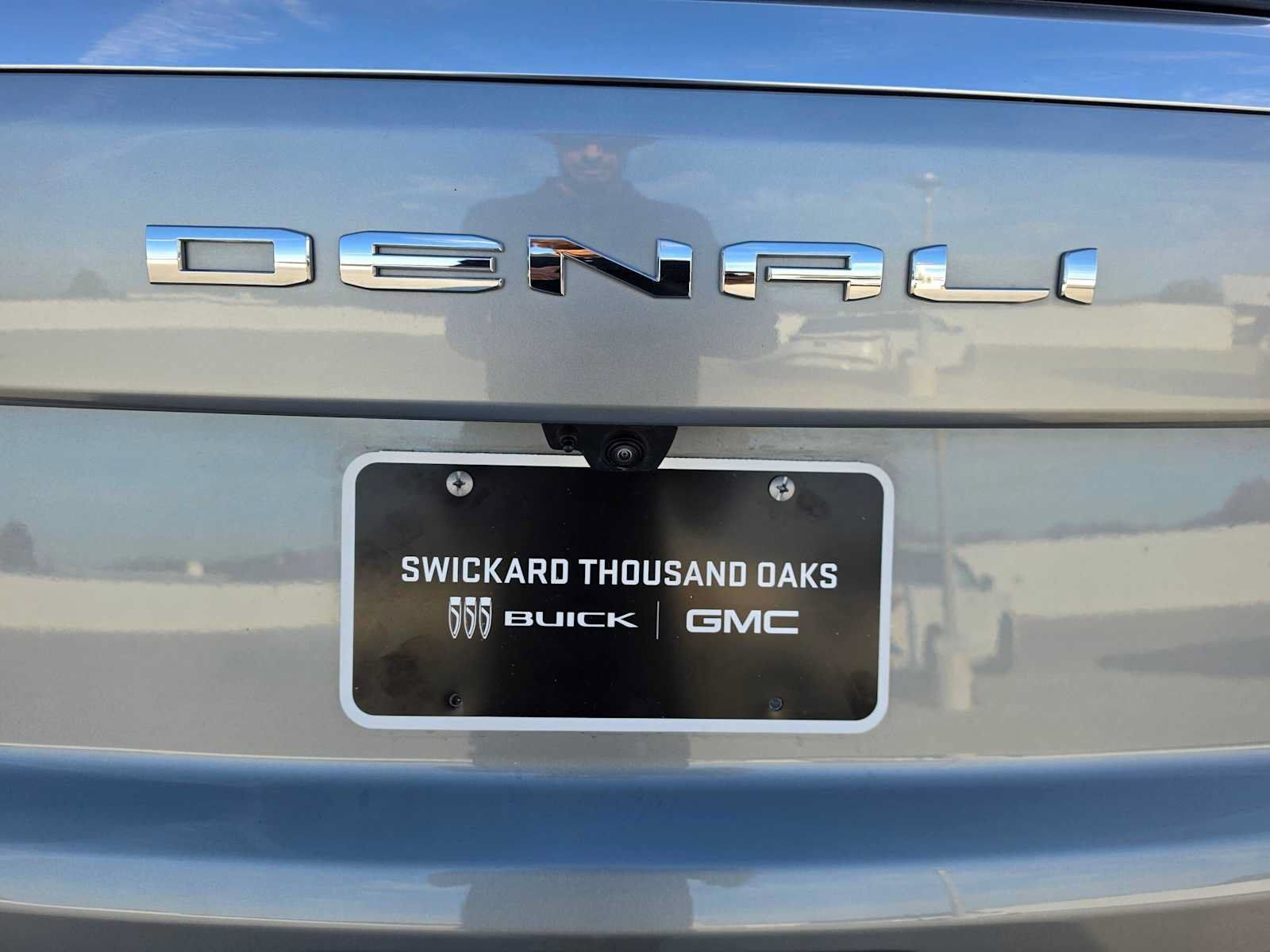 Used 2025 GMC Yukon XL Denali AWD/4WD image 14