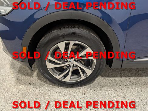 Used 2023 Buick Envision Essence AWD/4WD image 9