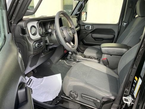 Certified 2024 Jeep Wrangler Willys image 24