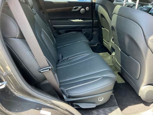 Used 2025 Genesis GV80 2.5T Prestige AWD/4WD image 16