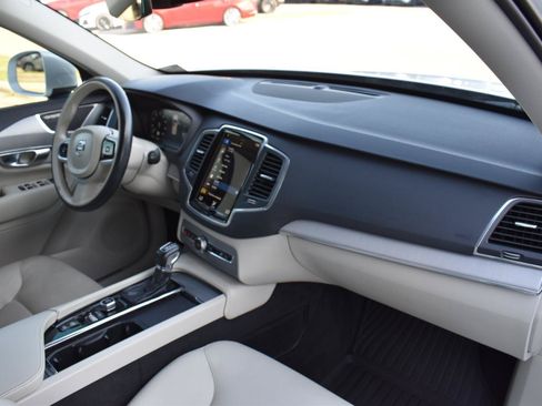 Used 2021 Volvo XC90 T5 Momentum w/ Protection Package Premier FWD image 75