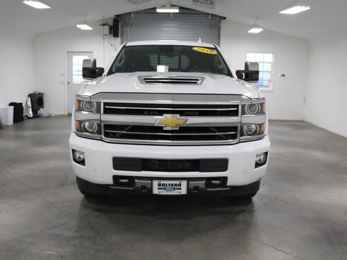 Used 2019 Chevrolet Silverado 2500 High Country w/ Duramax Plus Package image 3