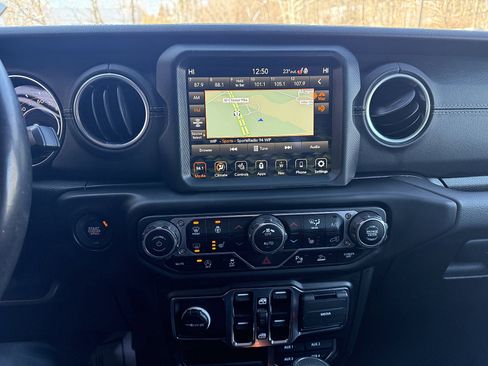 Used 2021 Jeep Gladiator Overland w/ Popular Equipment Package image 18