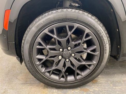 Used 2023 Jeep Grand Cherokee L Summit w/ Advanced Protech Group IV image 39