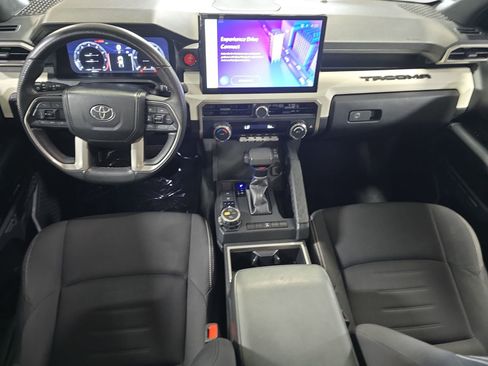 Used 2024 Toyota Tacoma TRD Off-Road AWD/4WD image 9