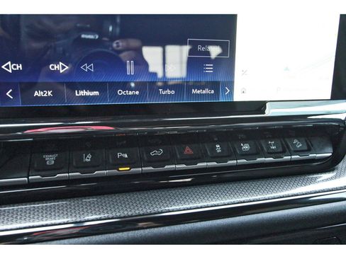 Used 2026 Chevrolet Silverado 2500 ZR2 AWD/4WD image 29