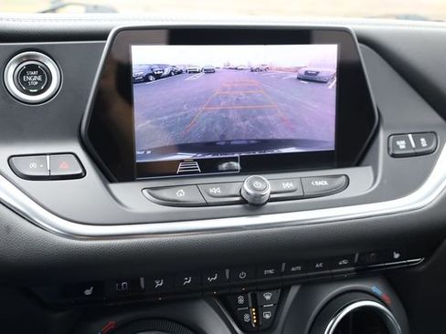 Used 2021 Chevrolet Blazer LT image 18