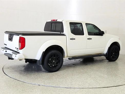 Used 2021 Nissan Frontier SV w/ Midnight Edition Floor Mats AWD/4WD image 7