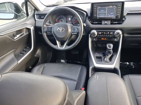 Used 2020 Toyota RAV4 XLE Premium FWD image 13