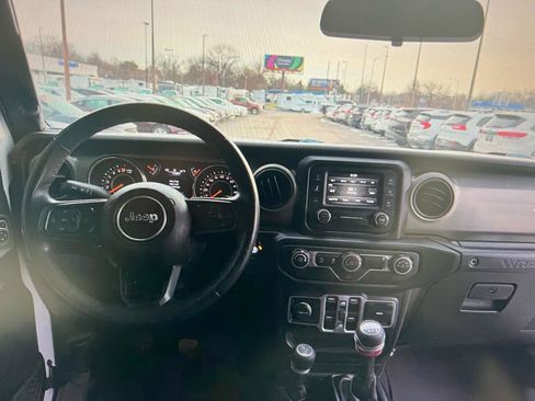 Used 2018 Jeep Wrangler Unlimited Sport S AWD/4WD image 17