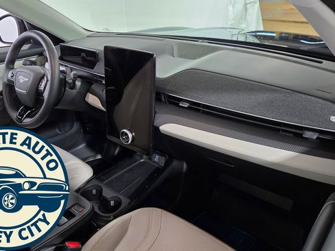 Used 2021 Ford Mustang Mach-E Premium image 39