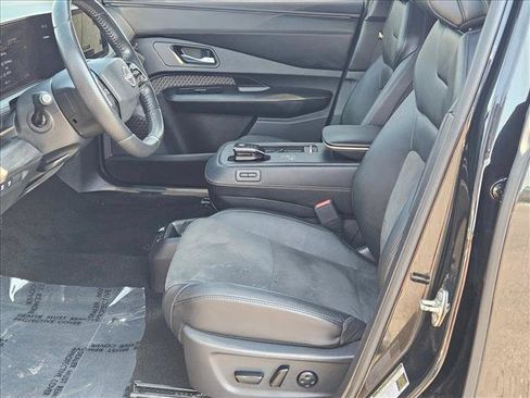 Used 2023 Nissan Ariya FWD image 15