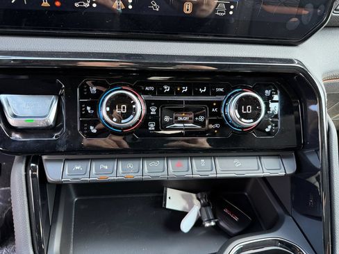 New 2026 GMC Sierra 1500 AT4 w/ AT4 Premium Package AWD/4WD image 23