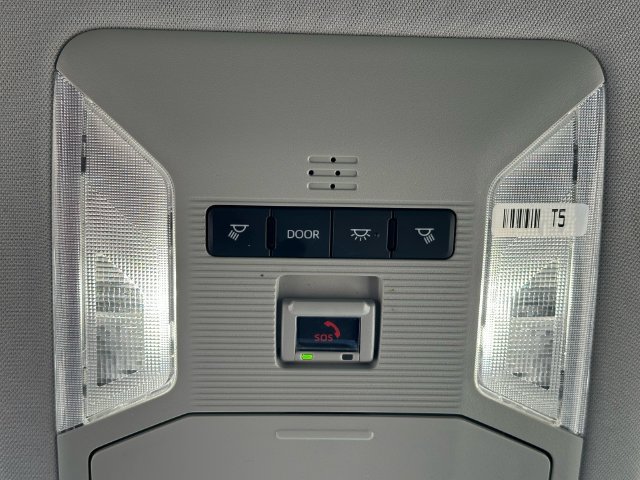 Used 2025 Toyota RAV4 XLE AWD/4WD image 21