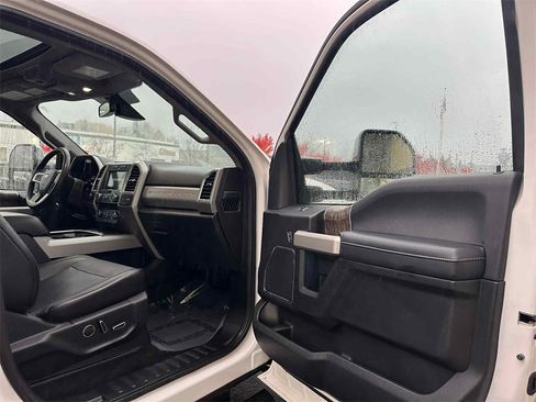 Used 2018 Ford F350 Lariat w/ Lariat Ultimate Package image 13