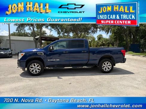 Used 2023 Nissan Titan SV w/ SV Convenience Package AWD/4WD image 4