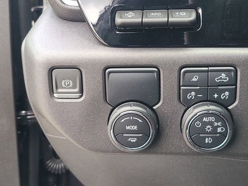 Used 2023 Chevrolet Silverado 1500 High Country w/ Technology Package image 18