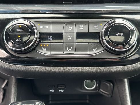 Used 2025 Buick Envista Sport Touring w/ Convenience I Package image 35