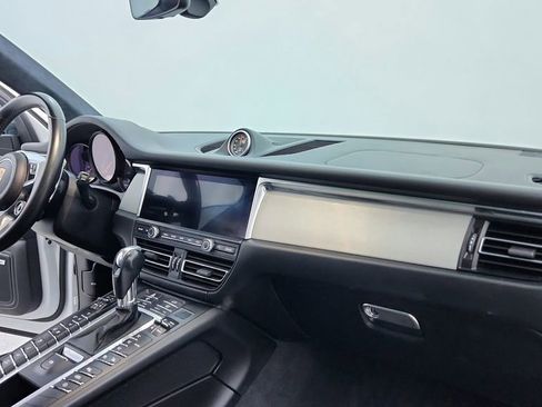 Used 2020 Porsche Macan Turbo image 26