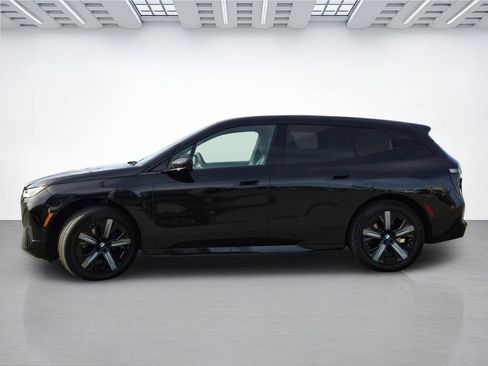 Used 2023 BMW iX xDrive50 w/ Sport Package AWD/4WD image 7