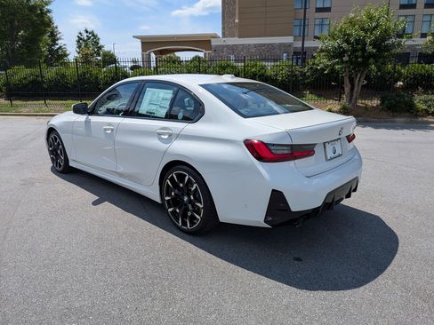 New 2026 BMW 330i Sedan w/ M Sport Package RWD image 5