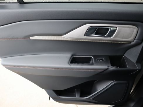 New 2025 Ford Explorer Active image 19