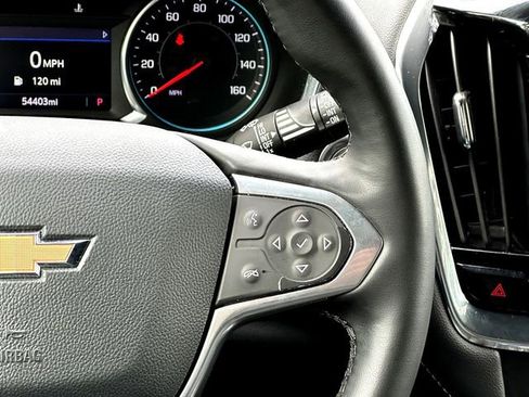 Used 2023 Chevrolet Traverse LT FWD image 25
