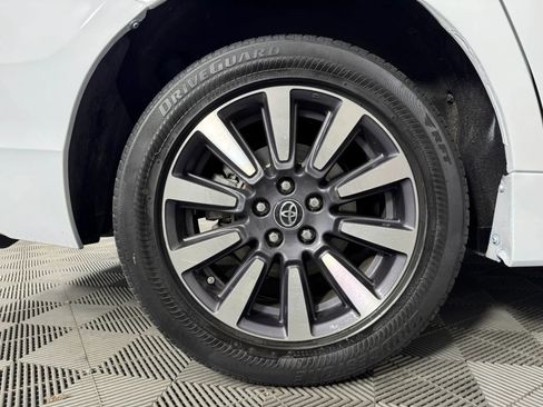 Used 2019 Toyota Sienna LE AWD/4WD image 43