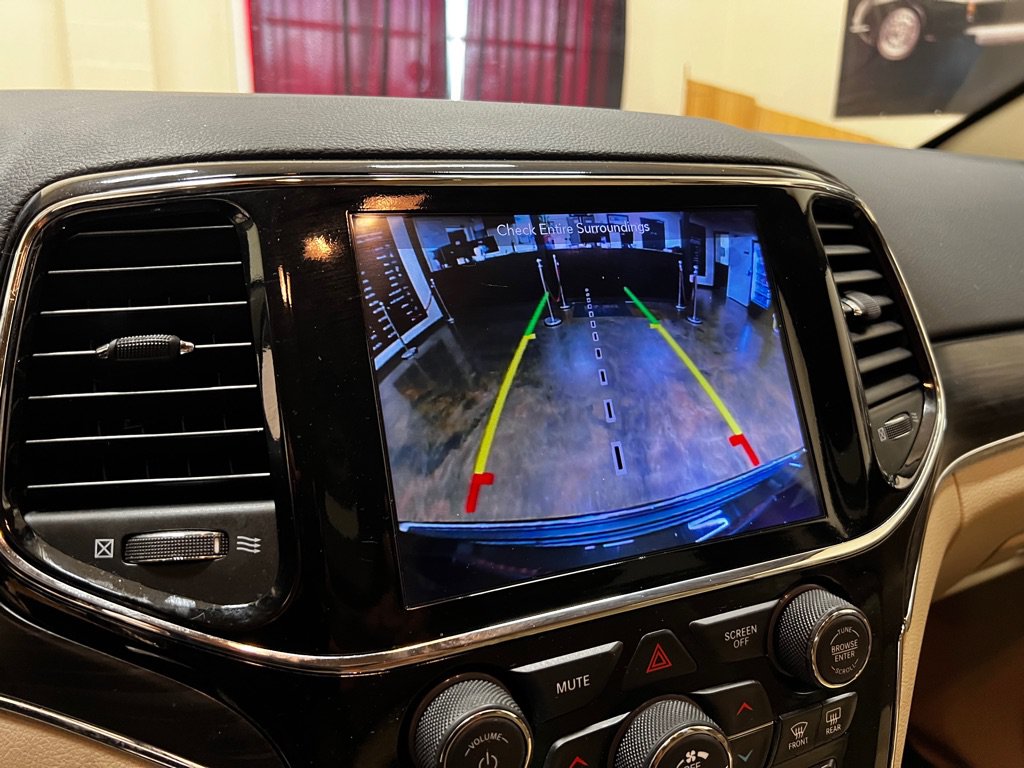 Used 2019 Jeep Grand Cherokee Limited AWD/4WD image 32