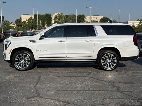 New 2026 GMC Yukon XL Denali w/ Denali Reserve Package AWD/4WD image 14