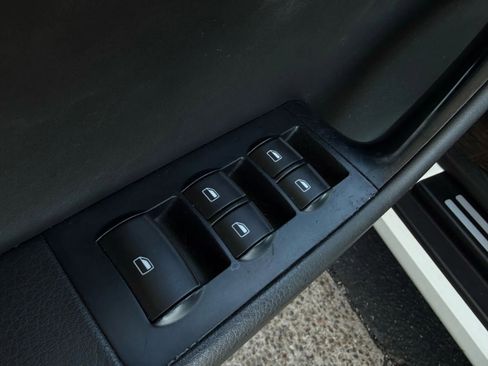 Used 2008 Audi S4 Cabriolet image 38