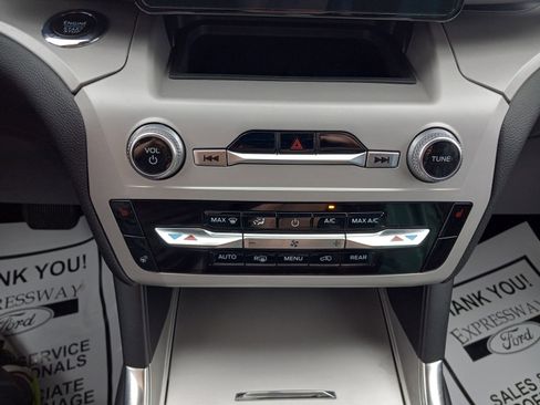 Used 2024 Ford Explorer XLT w/ Equipment Group 202A image 23