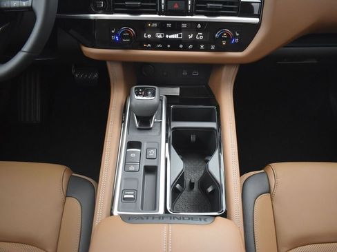 New 2025 Nissan Pathfinder Platinum w/ Cargo Package image 12