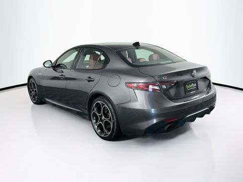 Used 2024 Alfa Romeo Giulia Veloce AWD/4WD image 5