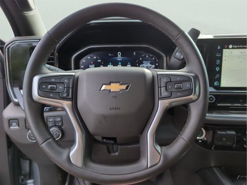 Used 2026 Chevrolet Silverado 2500 LTZ w/ LTZ Convenience Package AWD/4WD image 22