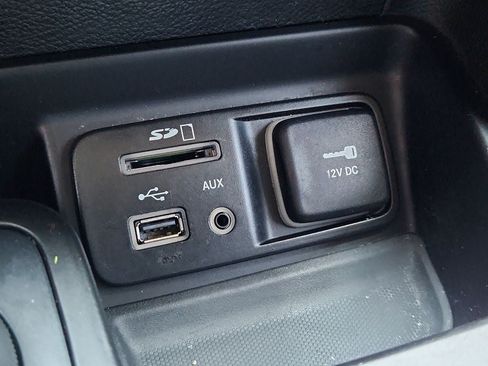 Used 2017 Jeep Cherokee Overland w/ Technology Group AWD/4WD image 24