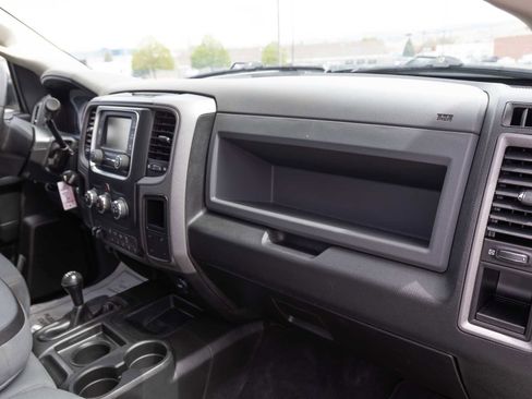 Used 2018 RAM 2500 Tradesman w/ Chrome Appearance Group AWD/4WD image 19