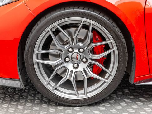 Used 2024 Chevrolet Corvette Z06 RWD image 8
