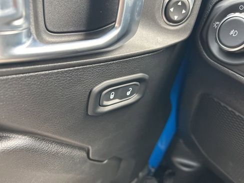 Used 2022 Jeep Wrangler Unlimited Sport AWD/4WD image 19