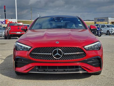 Used 2024 Mercedes-Benz CLE 300 4MATIC Coupe image 2