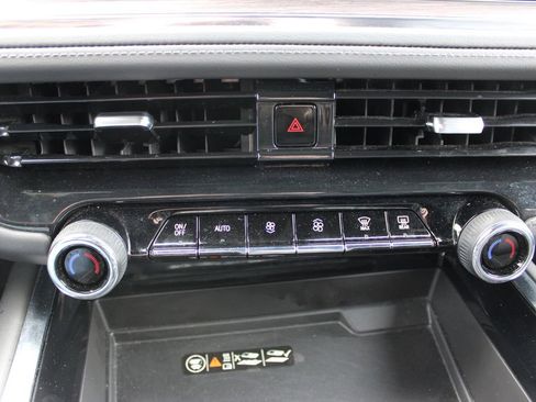 Used 2025 Chevrolet Suburban Z71 image 51