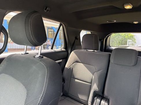 Used 2017 Ford Explorer XLT image 15