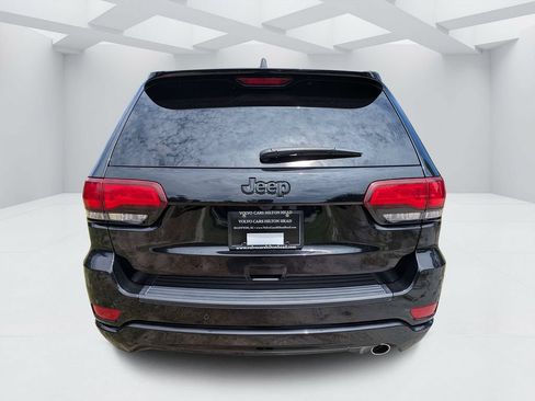 Used 2019 Jeep Grand Cherokee Altitude RWD image 4