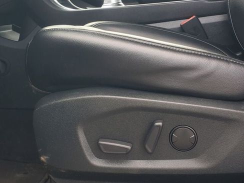 Used 2022 Ford Edge Titanium AWD/4WD image 6