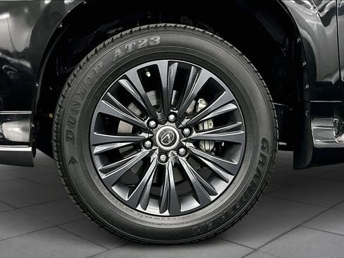 Used 2023 Lexus GX 460 Premium w/ Accessory Package image 11