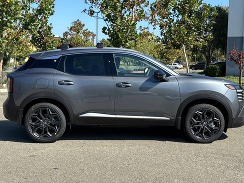 New 2026 Nissan Kicks SR w/ SR Premium Package image 3